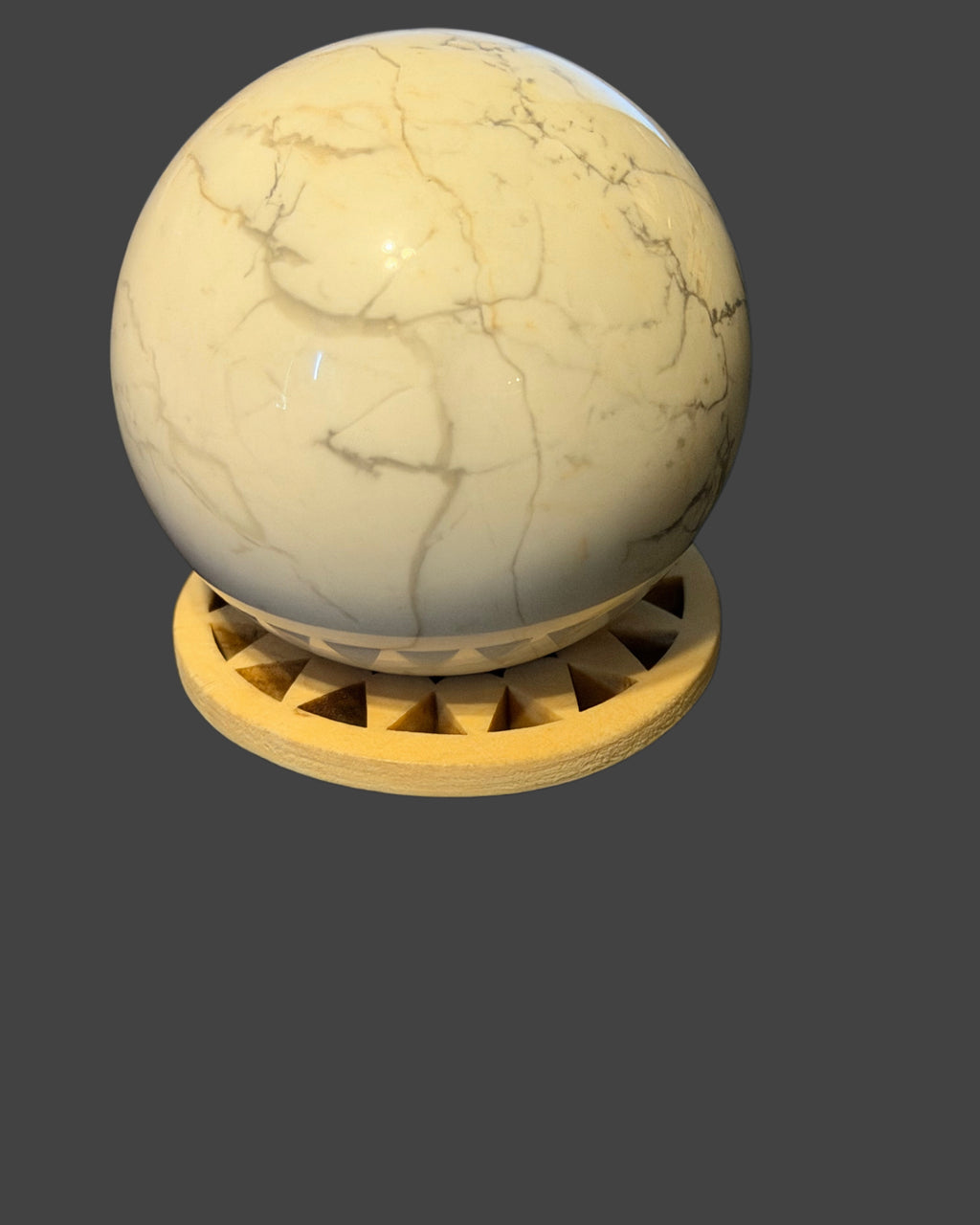 Howlite Sphere - 52 mm