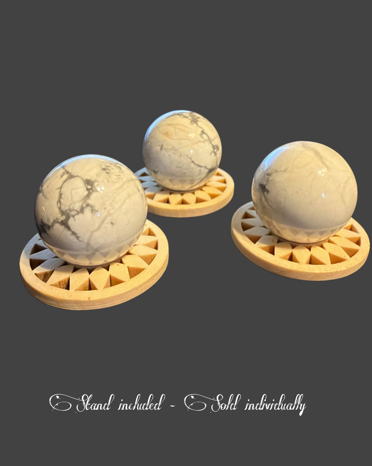 Howlite Sphere -25 mm
