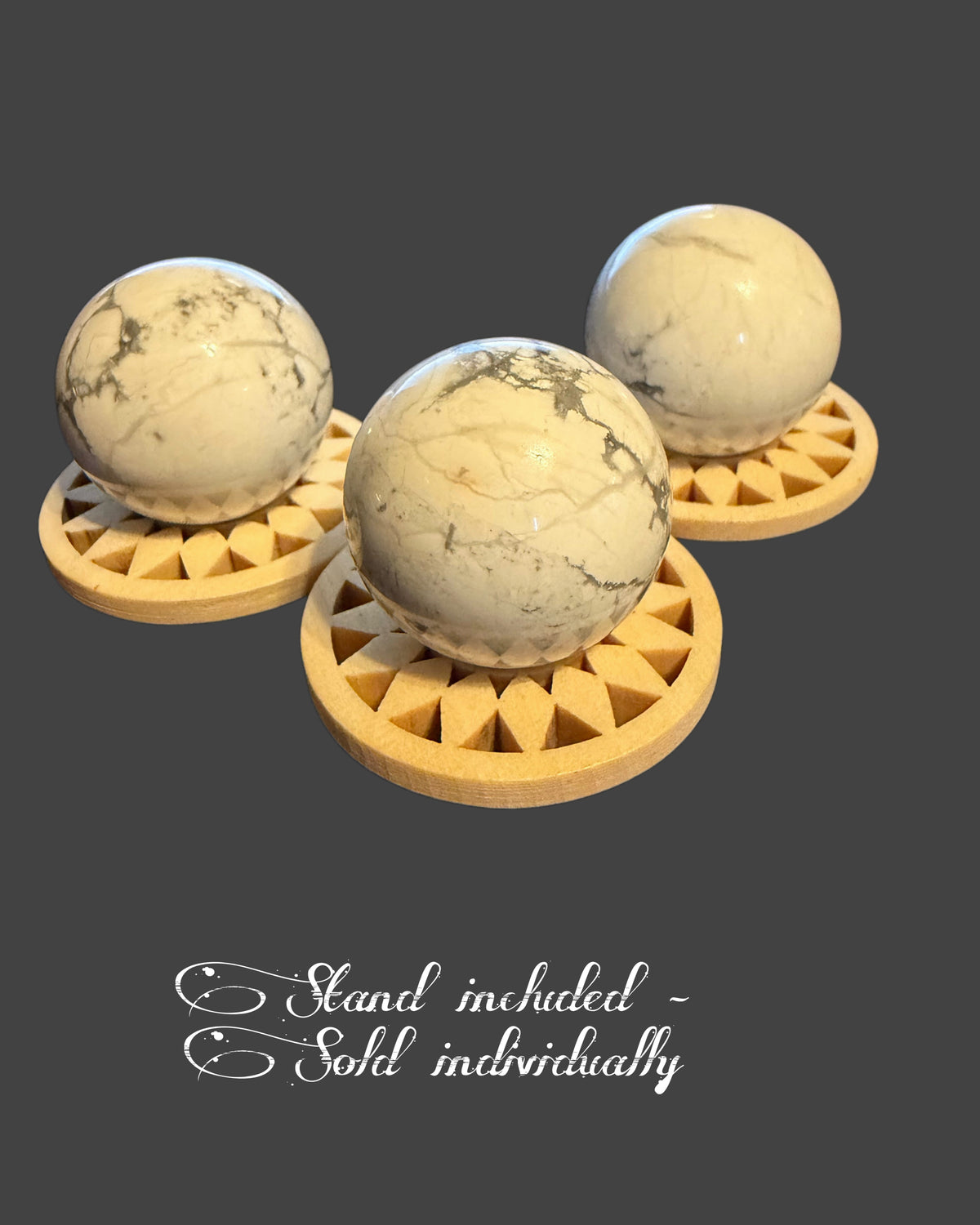 Howlite Sphere -25 mm