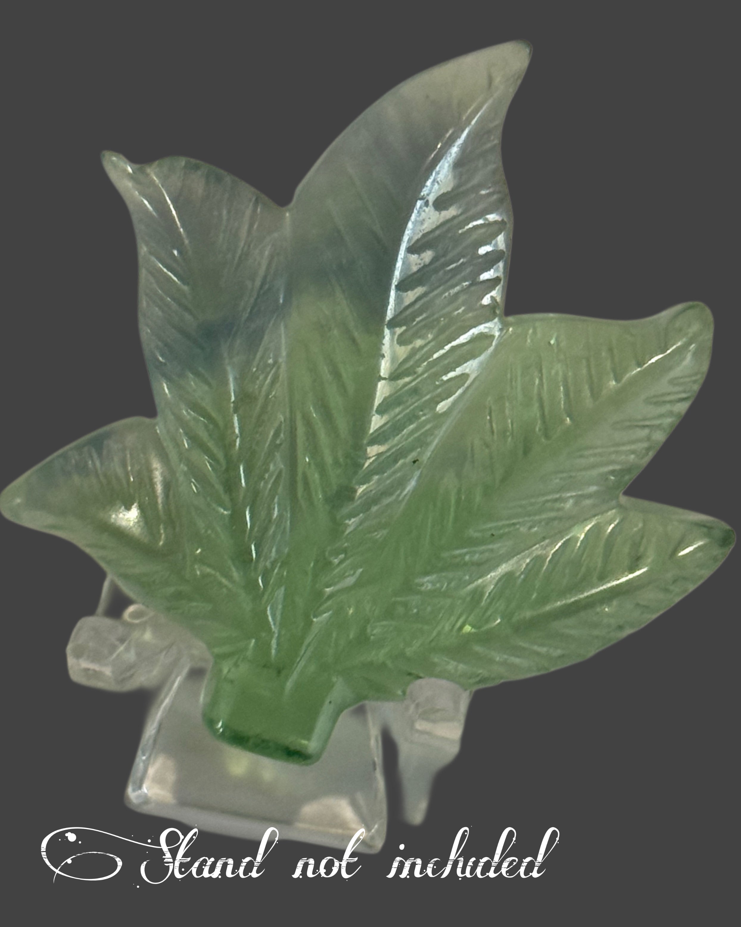 Fluorite Leaf Carving - 2"